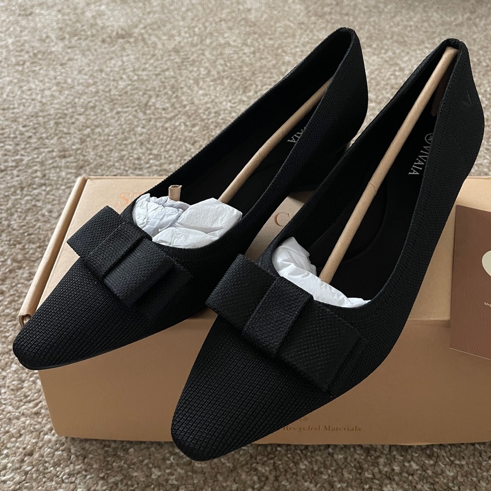 Vivaia Pointed-Toe Chunky Heels